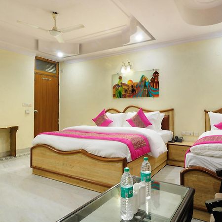 Hotel De Holiday International @ New Delhi Station Exterior photo