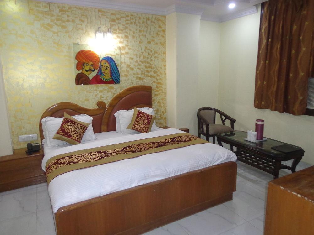 Hotel De Holiday International @ New Delhi Station Exterior photo