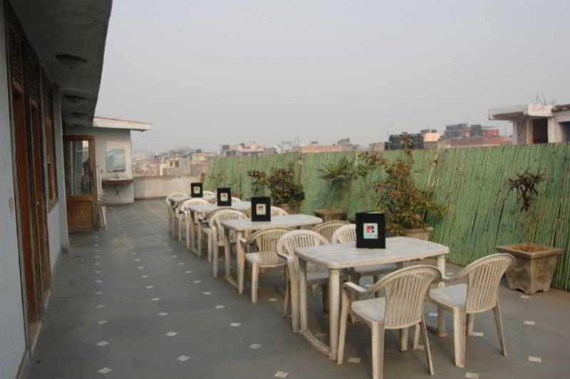 Hotel De Holiday International @ New Delhi Station Exterior photo