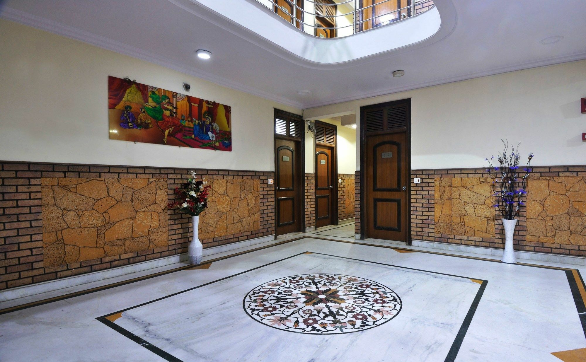 Hotel De Holiday International @ New Delhi Station Exterior photo